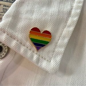Pride Heart Pin, Brooch, Rainbow Heart Pin New🏳️‍🌈